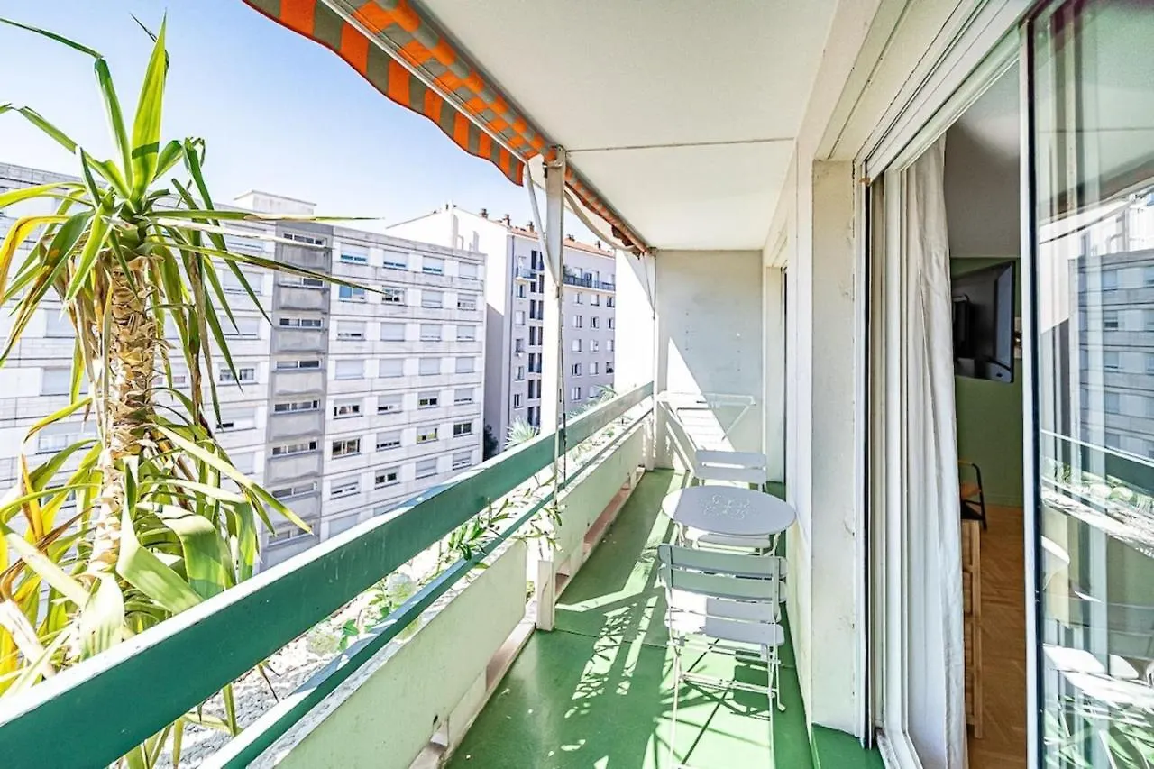 Le Pressense 4 Pers Balcon-Metro Republique Apartment Villeurbanne France