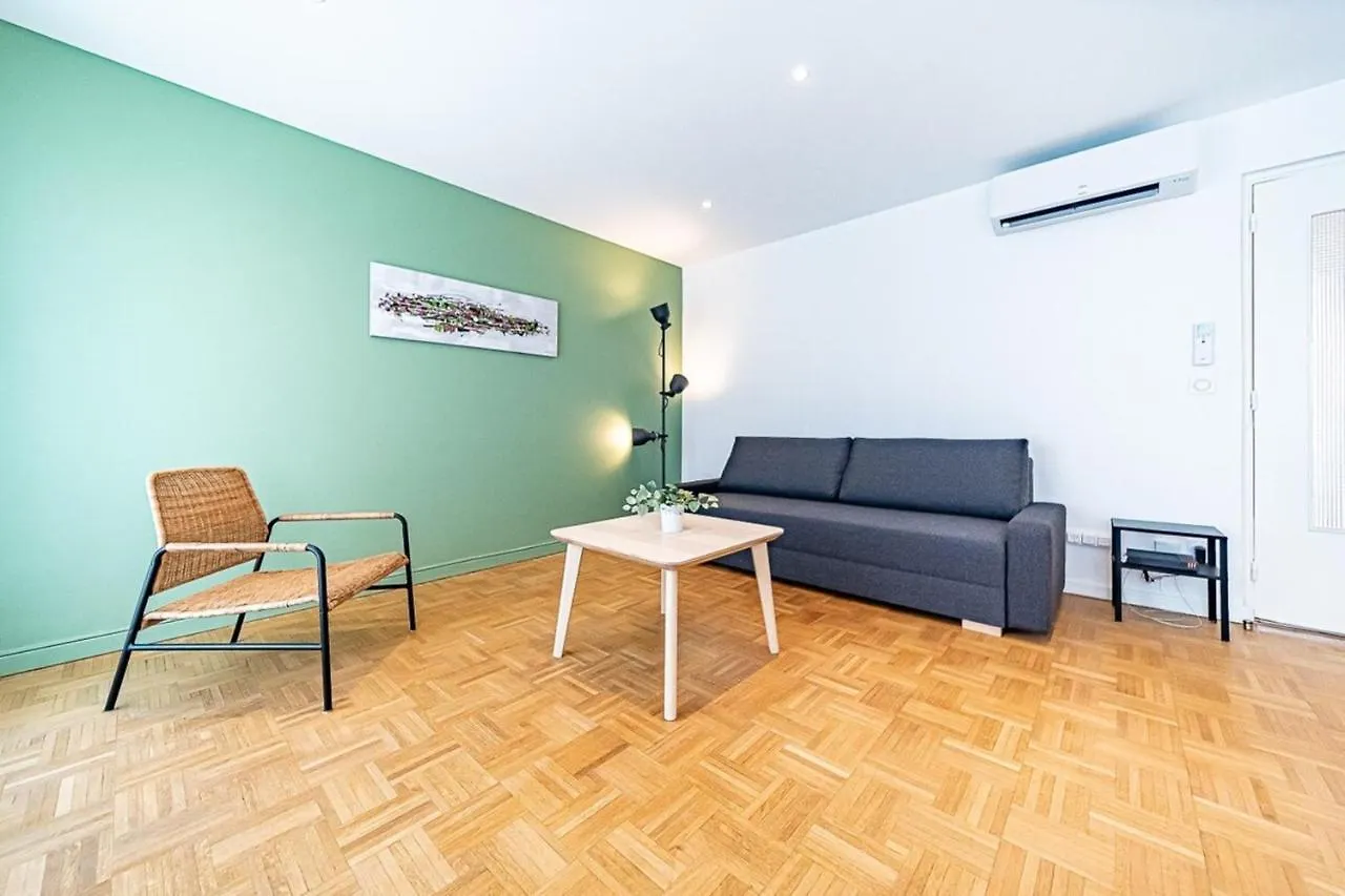 Le Pressense 4 Pers Balcon-Metro Republique Apartment Villeurbanne France