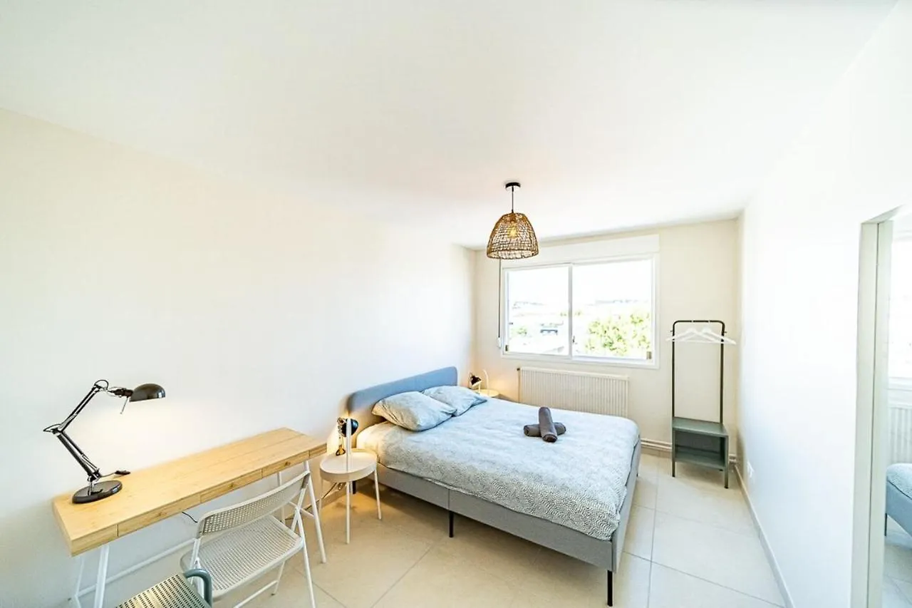 Le Pressense 4 Pers Balcon-Metro Republique Apartment Villeurbanne France