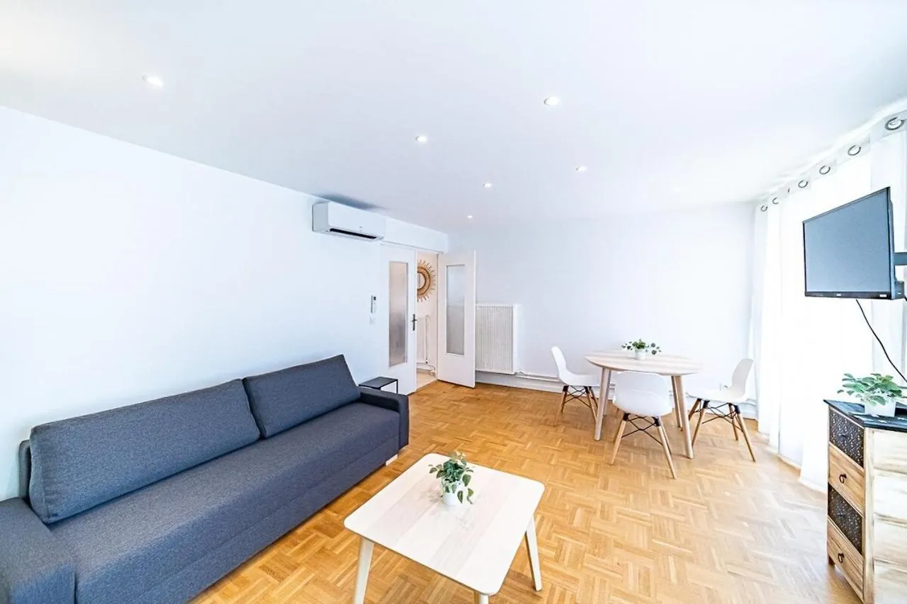 Le Pressense 4 Pers Balcon-Metro Republique Apartment Villeurbanne