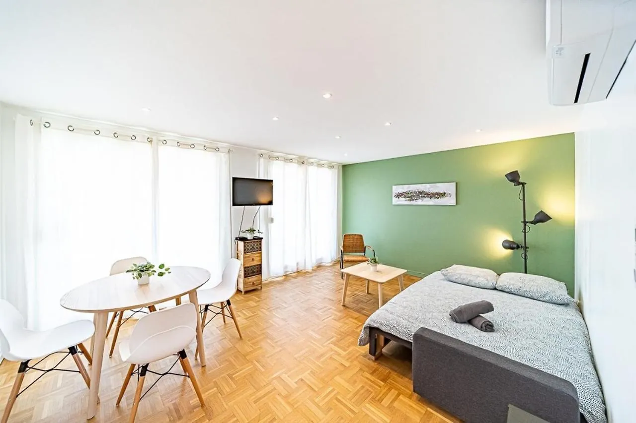 Le Pressense 4 Pers Balcon-Metro Republique Apartment Villeurbanne